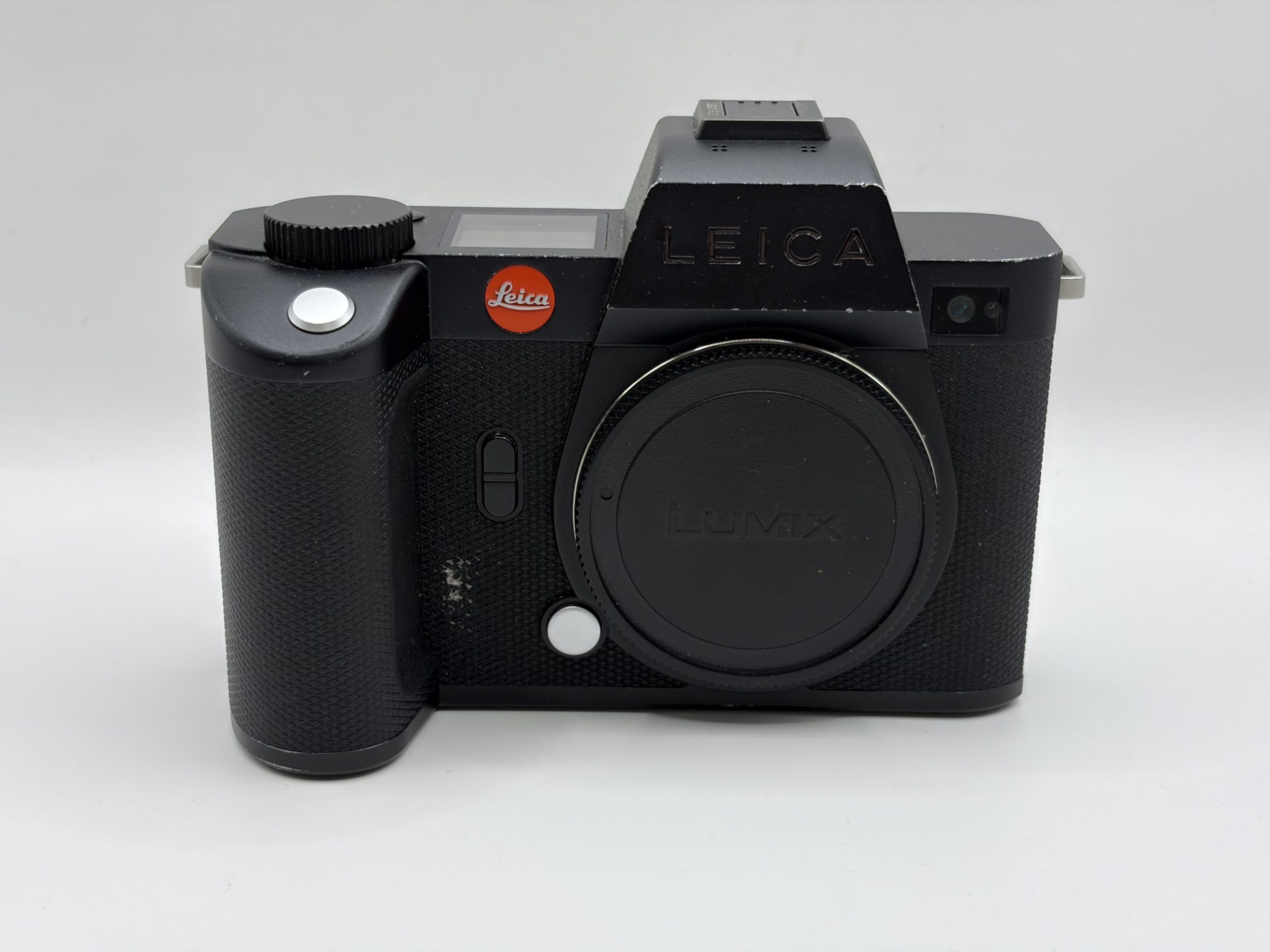 Leica SL2 Black with 3 batteries