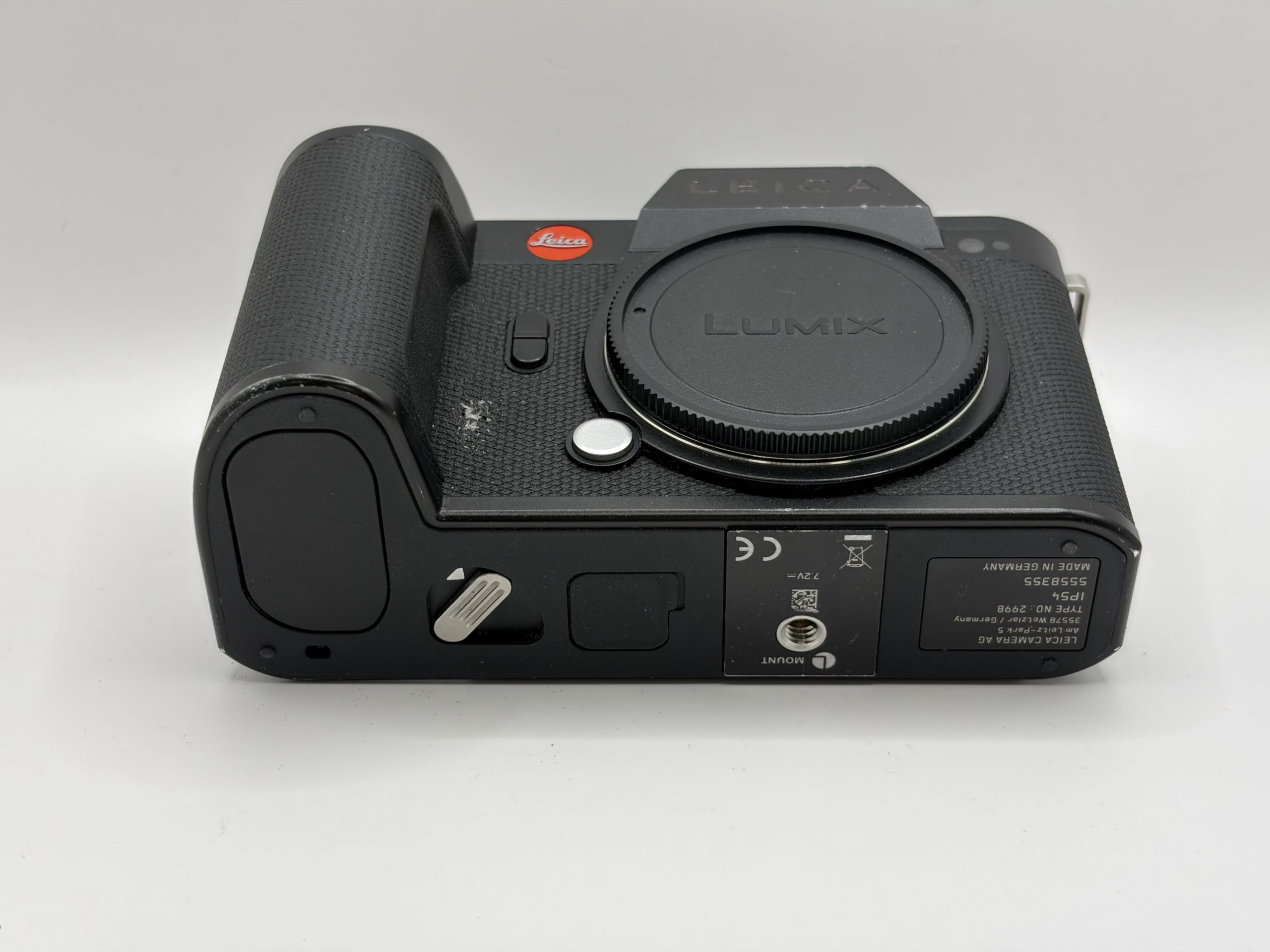 Leica SL2 Black with 3 batteries - Image 4