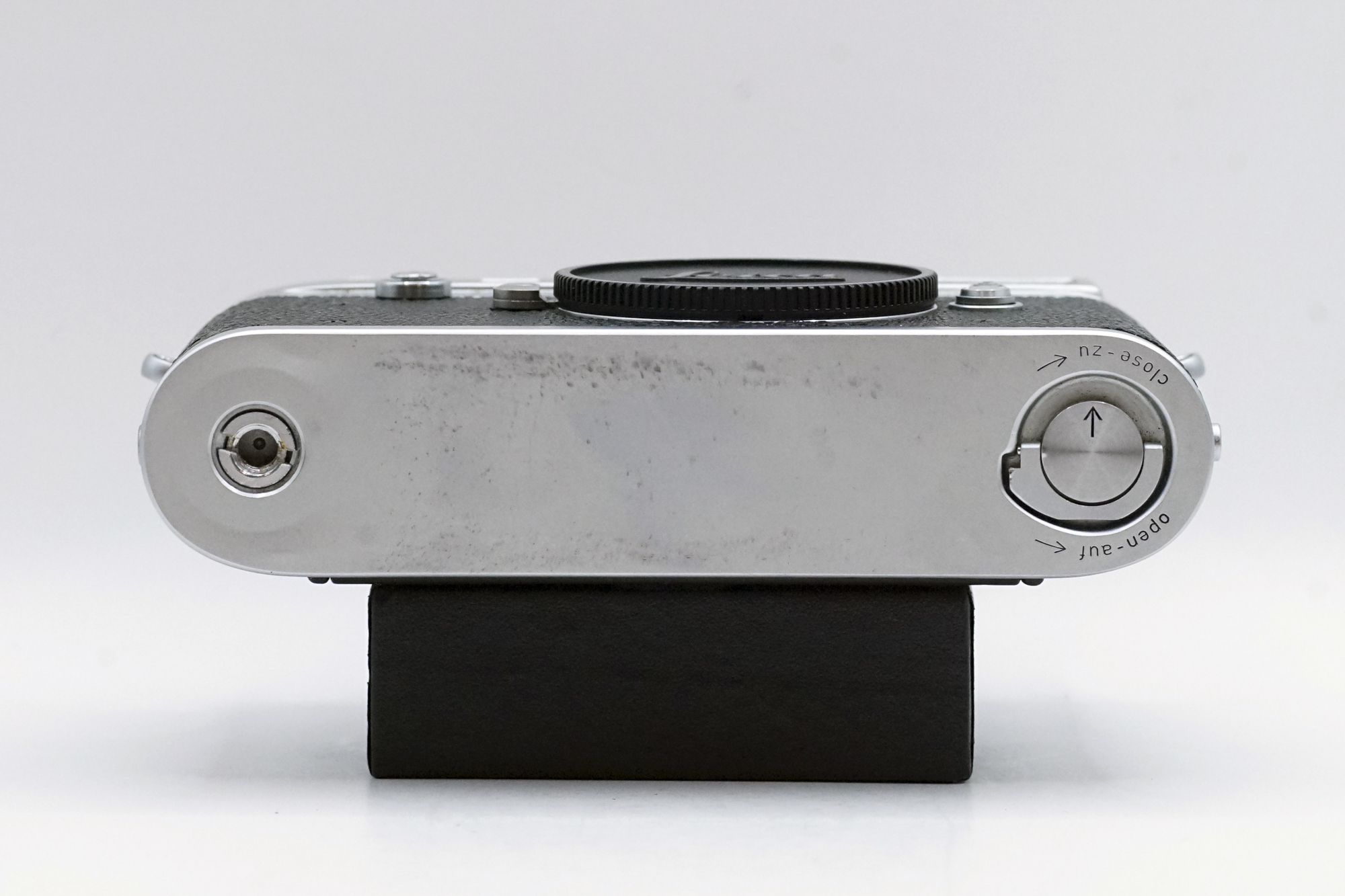 Leica M2 Rangefinder 0.72 Chrome (button rewind) - Image 5