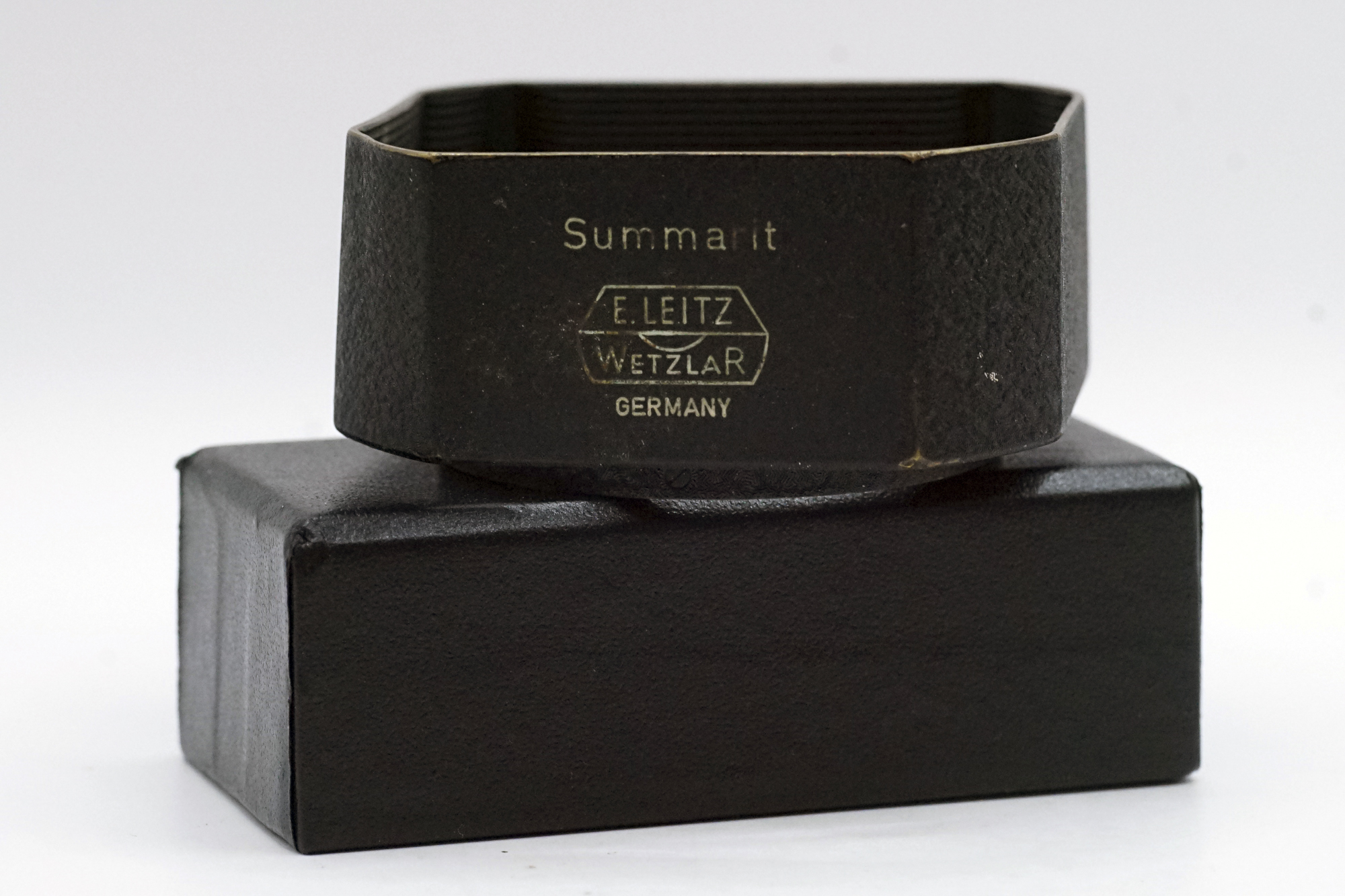 Leica Summarit 5cm f1.5 LTM +hood + adapter - Image 11