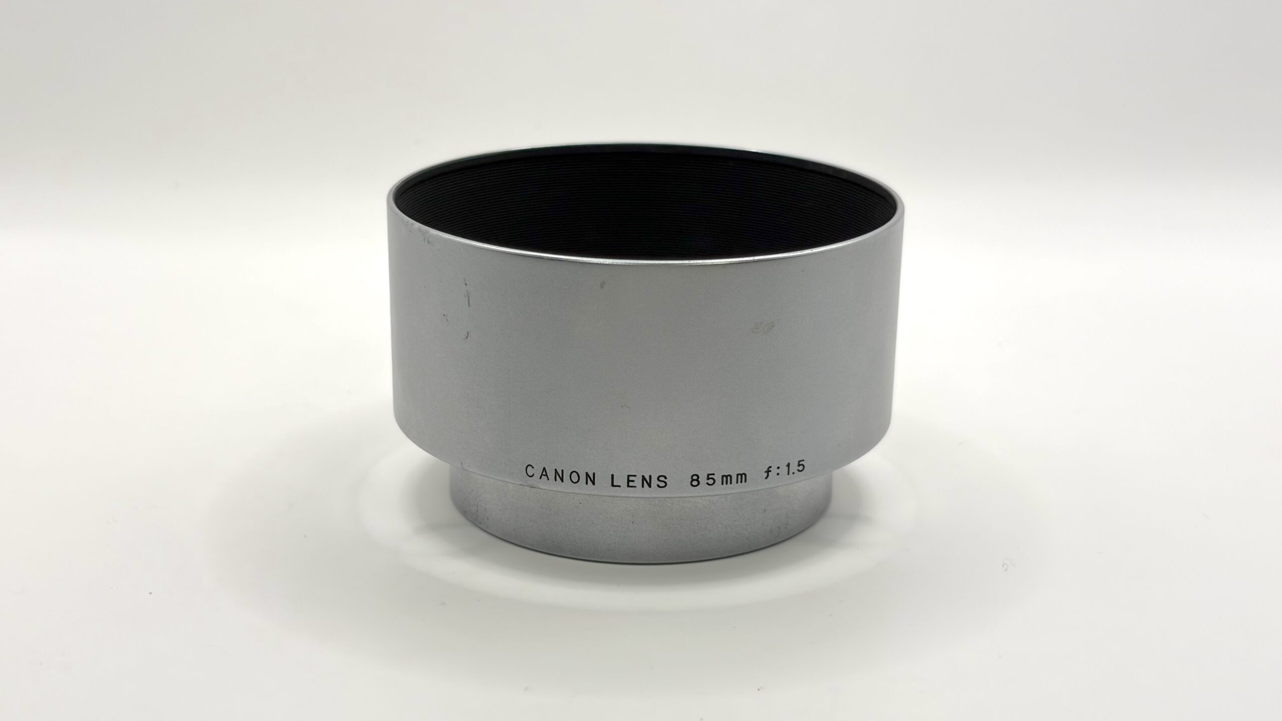 Lenshood for Canon 85mm f1.5 - Image 2