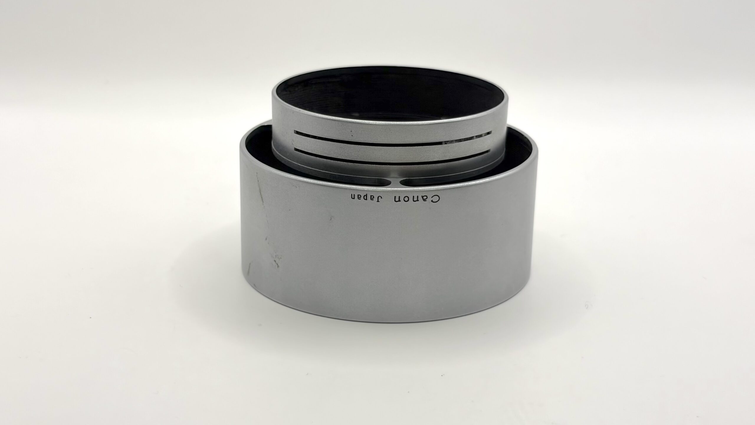 Lenshood for Canon 85mm f1.5 - Image 3